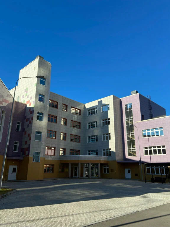 Здание школы MIRAX-SCHOOL на территории «Миракс Парка»